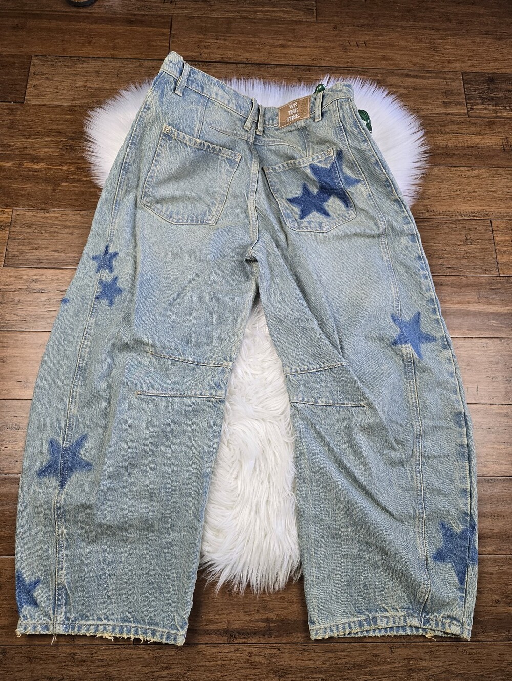 We The Free RARE Shadow Star Good Luck Barrel Jeans 28 - Picture 5 of 16